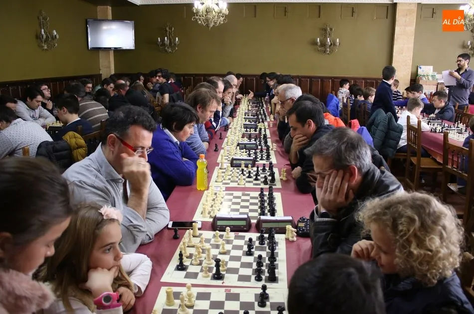 Cien ajedrecistas disfrutaron del torneo organizado por el restaurante albense