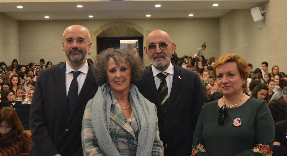 Lola López Mondéjar, junto a responsables de las Pontificia y la coordinadora de las jornadas