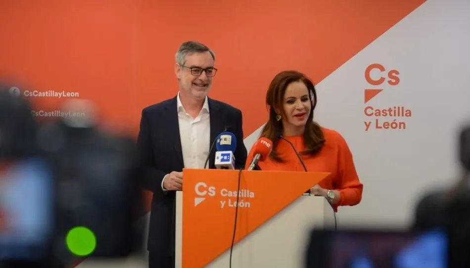 José Manuel Villegas, secretario general de Ciudadanos, junto a Silvia Clemente, expresidenta de las Cortes regionales