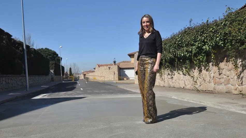 La concejal del área, Marta Labrador, en la visita a una de las zonas afectadas por estas mejoras