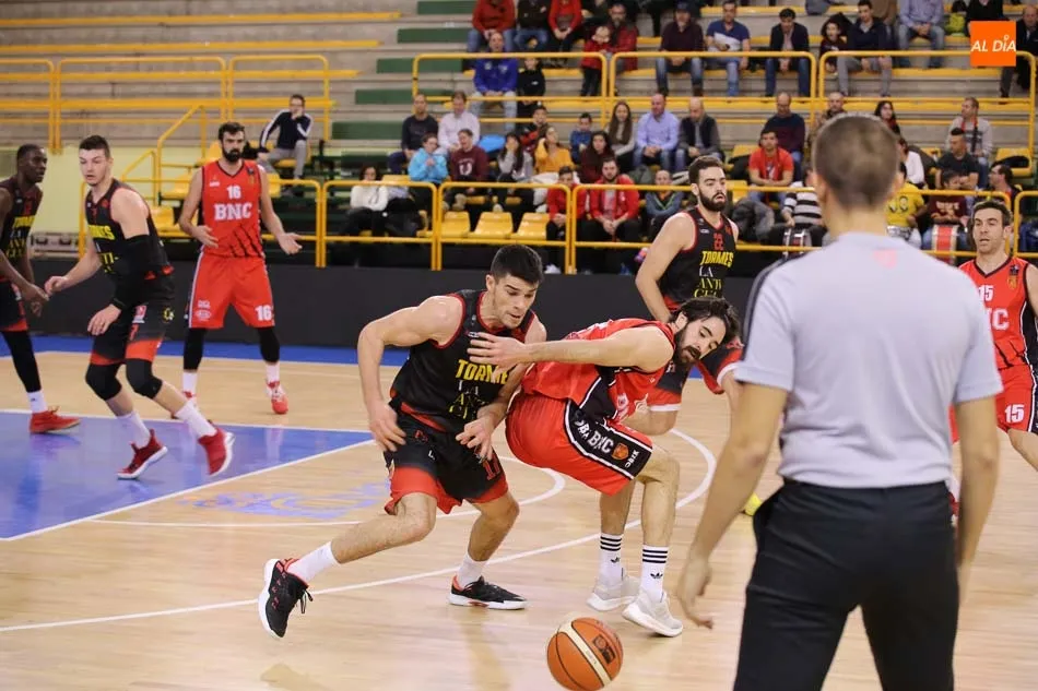 Un partido del CB Tormes en casa