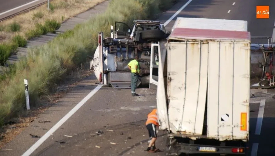 Imagen de un siniestro anterior, que también se registraba en la A-62, en Aldehuela de la Bóveda. Foto de archivo
