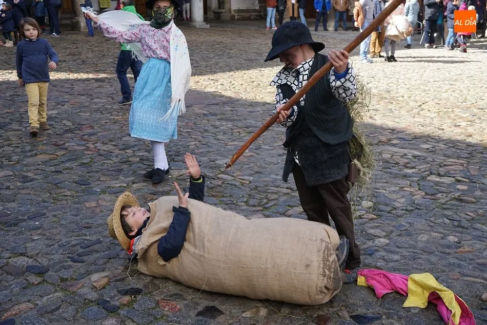 Los tradicionales disfraces del carnaval de La Alberca serán protagonistas el domingo, 3 de marzo