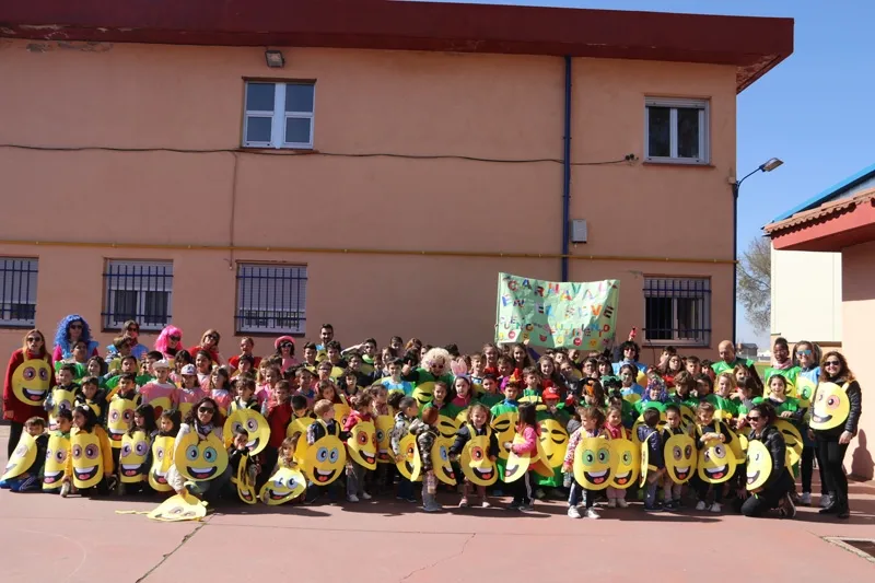 El Colegio Severiano Montero celebraba este viernes un original Carnaval