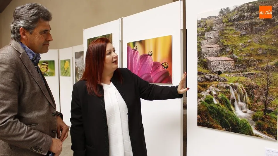 Neli Martín y Julián Barrera, en la inaguración de la muestra en el Patio de La Salina. Foto: Elena López
