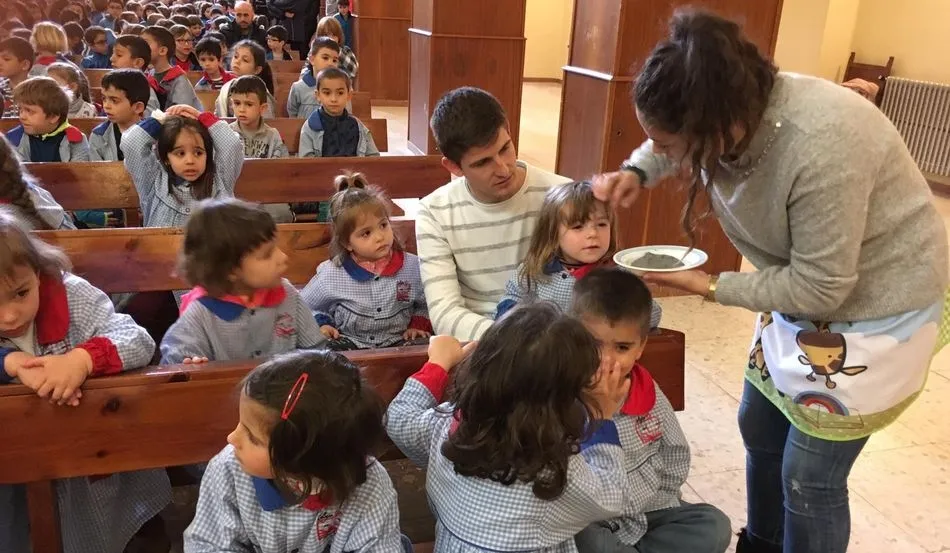 Alumnos de los distintos cursos han participado en las celebraciones del Miércoles de Ceniza