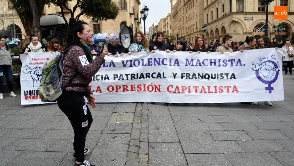 Manifestación convocada por el Sindicato de Estudiantes y el colectivo Libres y Combativas, en la plaza de los Bandos. Foto de Lydia González