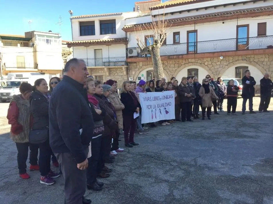 La Plaza Mayor de Villarino reafirma el compromiso por la defensa de la igualdad para las mujeres  