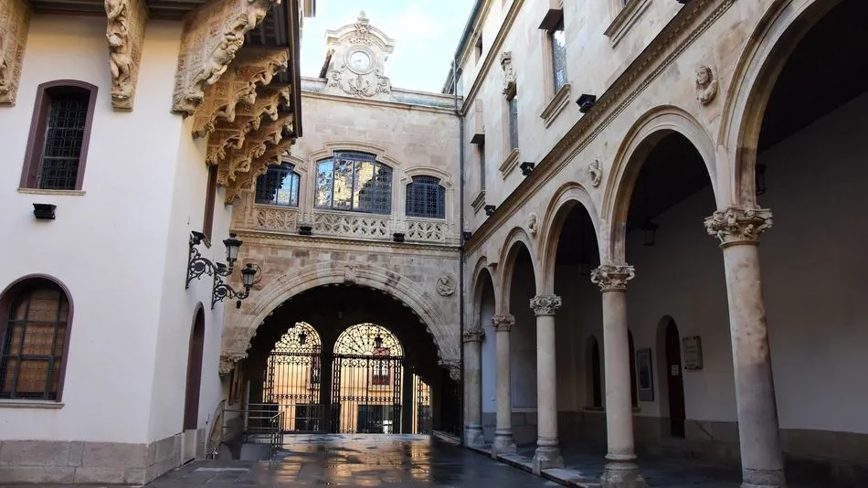 Patio del Palacio de La Salina