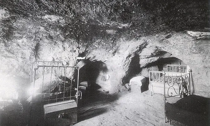 La cueva de la múcheres