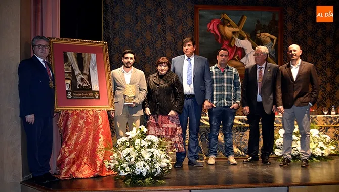 El Teatro del Centro de Desarrollo Sociocultural acogía la presentación del cartel de la Semana Santa 2019