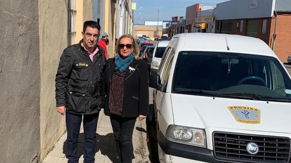 El presidente de AEPOV, José Vicente Martín Galeano, se ha reunido hoy con la portavoz socialista en el Ayuntamiento, Ángeles Giménez