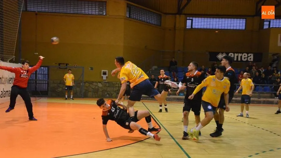 Una acción del choque / Lydia González