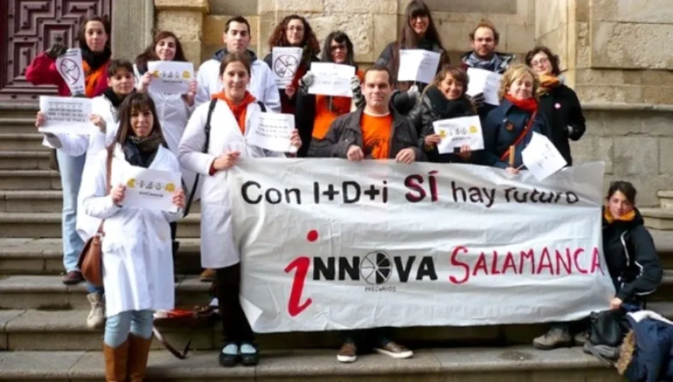 Jóvenes investigadores de Salamanca, en una de sus reivindicaciones por la falta de apoyos institucionales