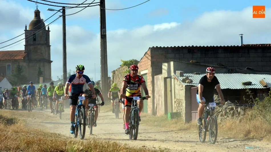 Participantes en una prueba de BTT en una edición anterior / E. Corredera