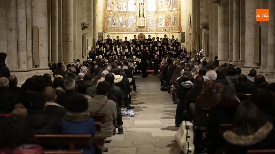 Concierto conjunto de la Orquesta Barroca y el Coro del COSCYL en la Catedral Vieja. Foto: Alejandro López