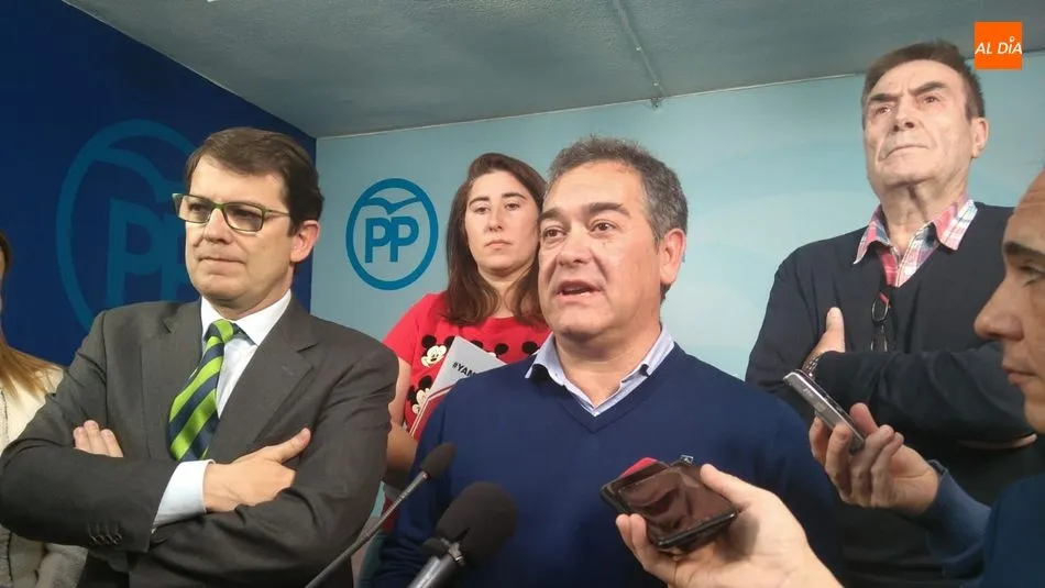 Fernández Mañueco ha mantenido una reunión en Salamanca con la plataforma Stop Sucesiones