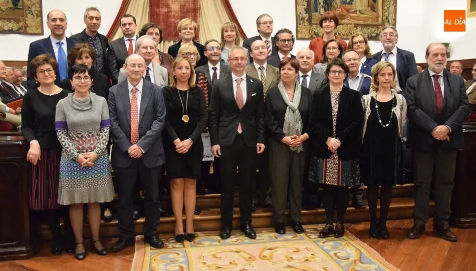 Uno de los grupos homenajeados en el Paraninfo. Foto de Eva Fernández