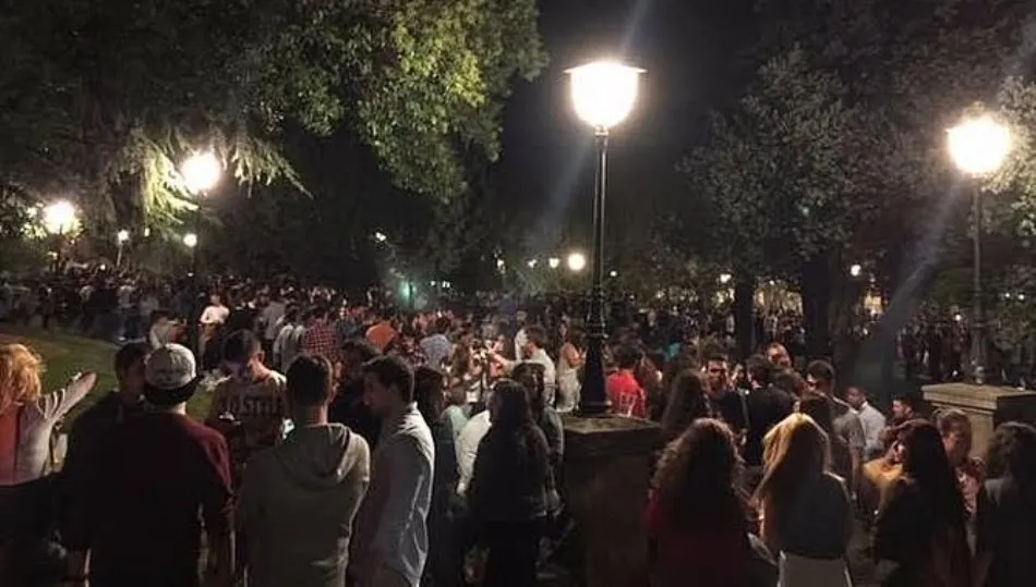 Un botellón anterior / Archivo