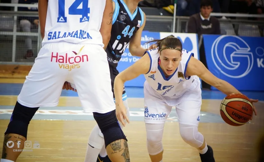 Asurmendi, ante el IDK / @CBAvenida