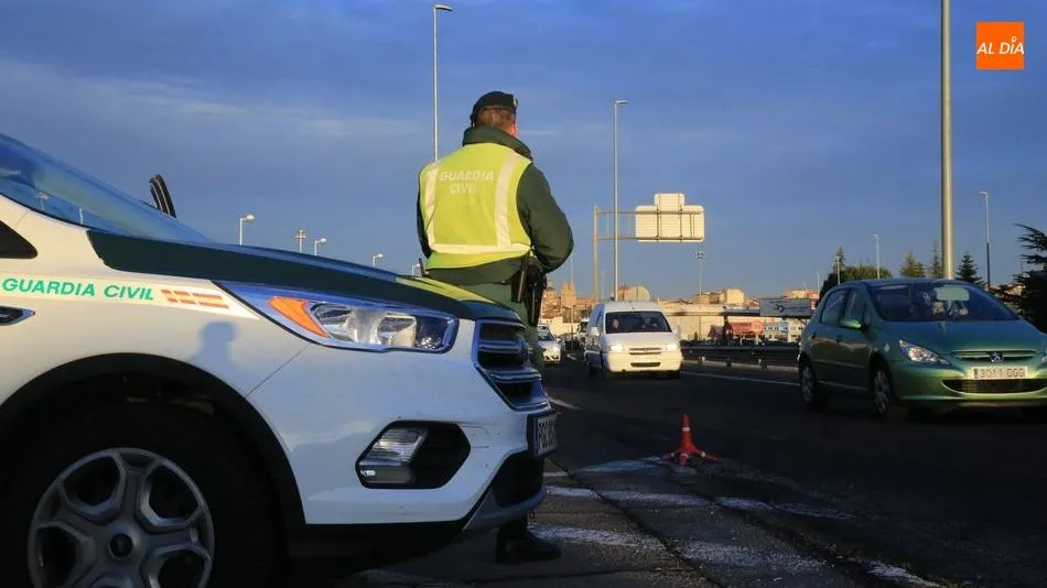 Agente de la Guardia Civil en una operación anterior en Salamanca