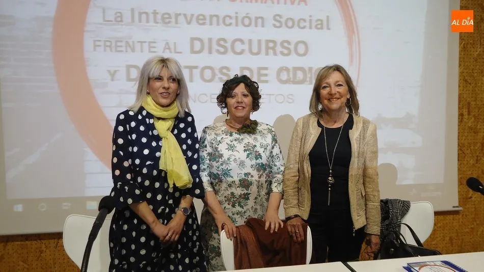 Eva Picado, Encarnación Pére y Cristina Klimowitz han inaugurado la jornada formativa