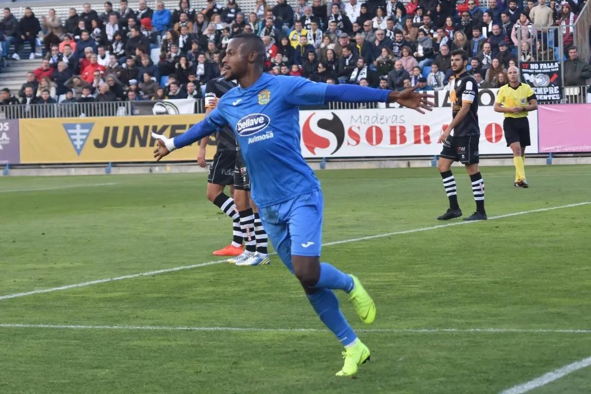 Cedric celebra un gol ante Unionistas / @CFuenlabradaSAD