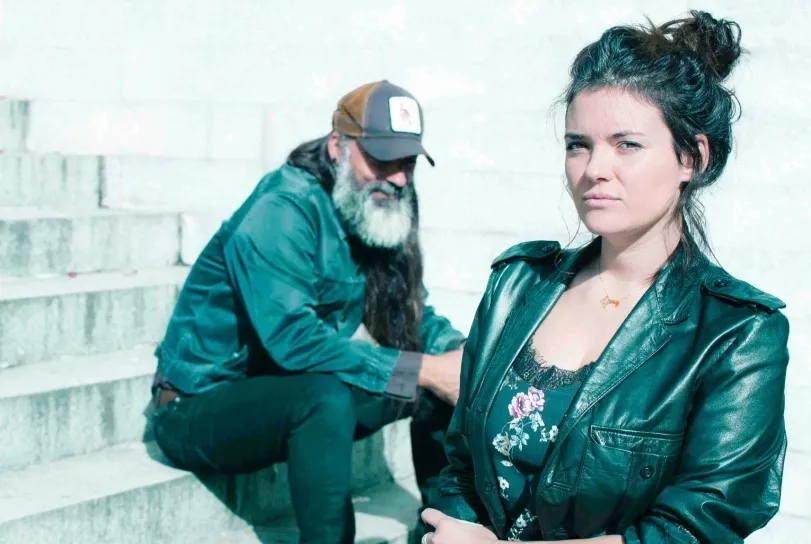 Mäbu es una banda capaz de deshacerse de tópicos, aglutinando influencias del rock independiente, el pop, o las bandas sonoras