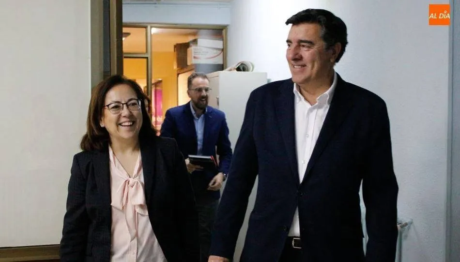 José Antonio Bermúdez de Castro, acompañado por María Jesús Moro