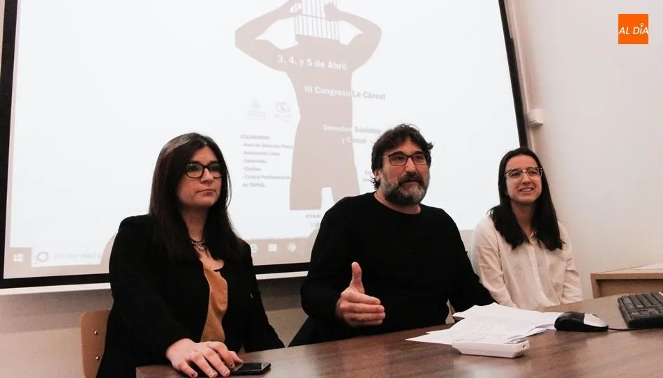 Julio Fernández, organizador del congreso, en el centro. Foto de Elena López