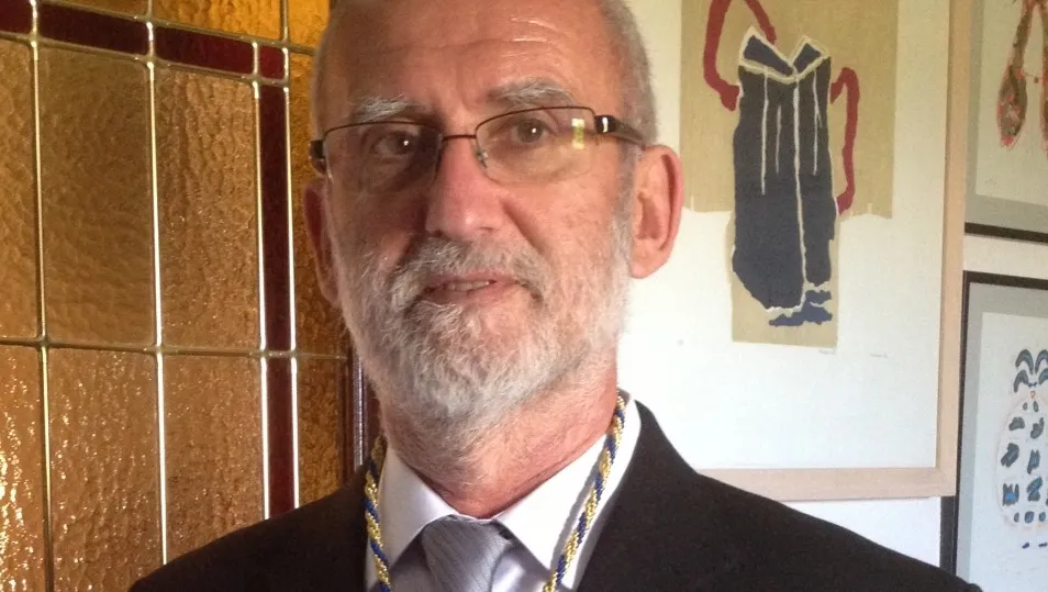 El catedrático de Química Inorgánica de la Universidad de Salamanca,Vicente Rives Arnau