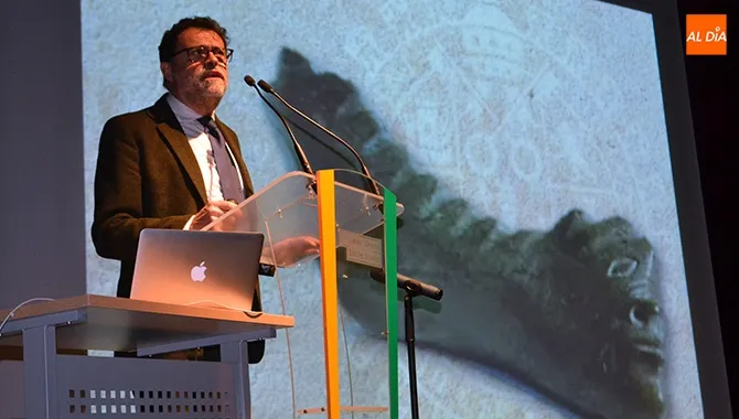 El catedrático José Abel Flores ofrecía su conferencia titulada Cambio Climático a los alumnos de ESO y Bachiller de la ciudad