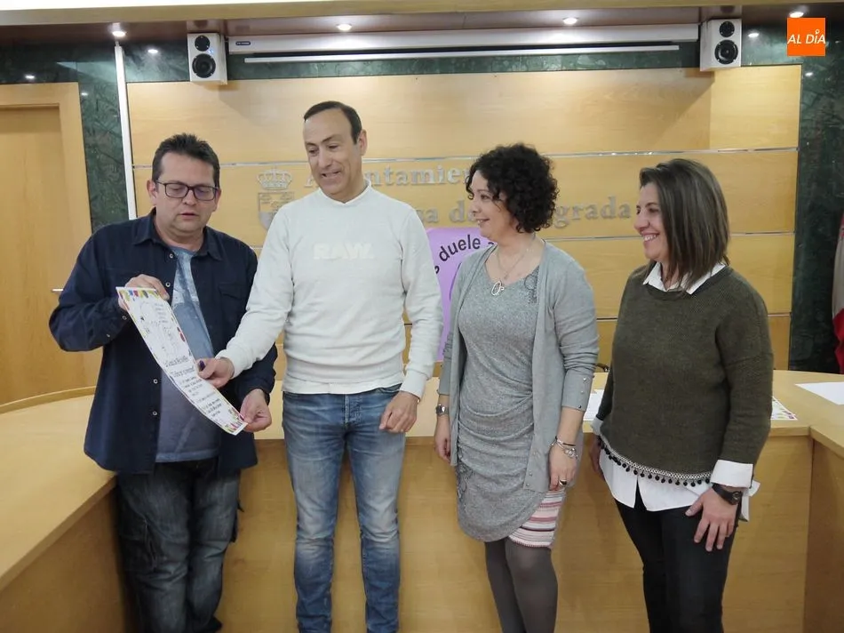 Los responsables municipales presentan la programación del décimo aniversario de la Ciudad de los Niños de Carbajosa