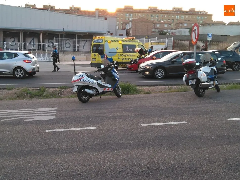 Varios turismos afectados en una colisión en la avenida Agustinos Recoletos