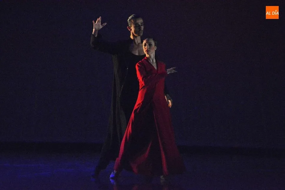 Los protagonistas de El Amor Brujo en plena actuación en el CAEM