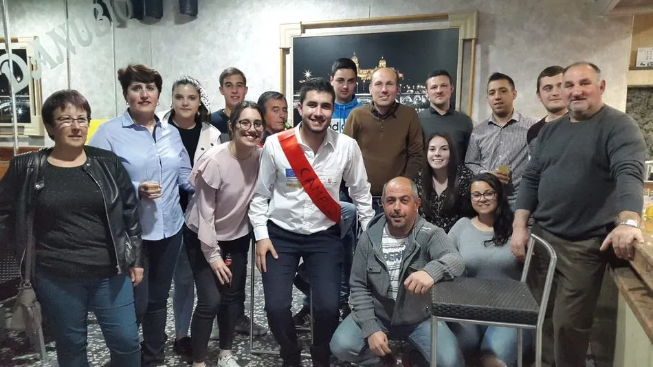 Celebración del título en el Bar Danubio de Barruecopardo
