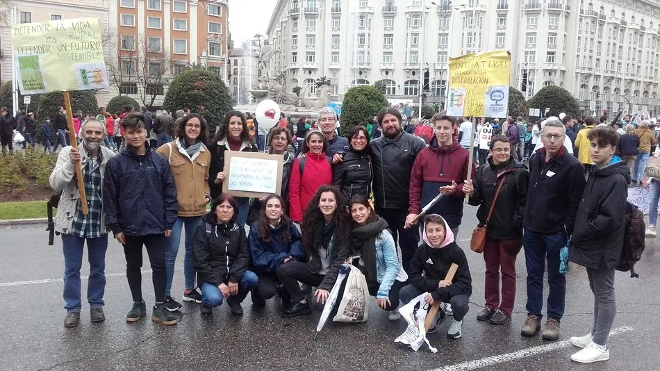 Algunos de los participantes del Bajo Tormes asistentes a la manifestación