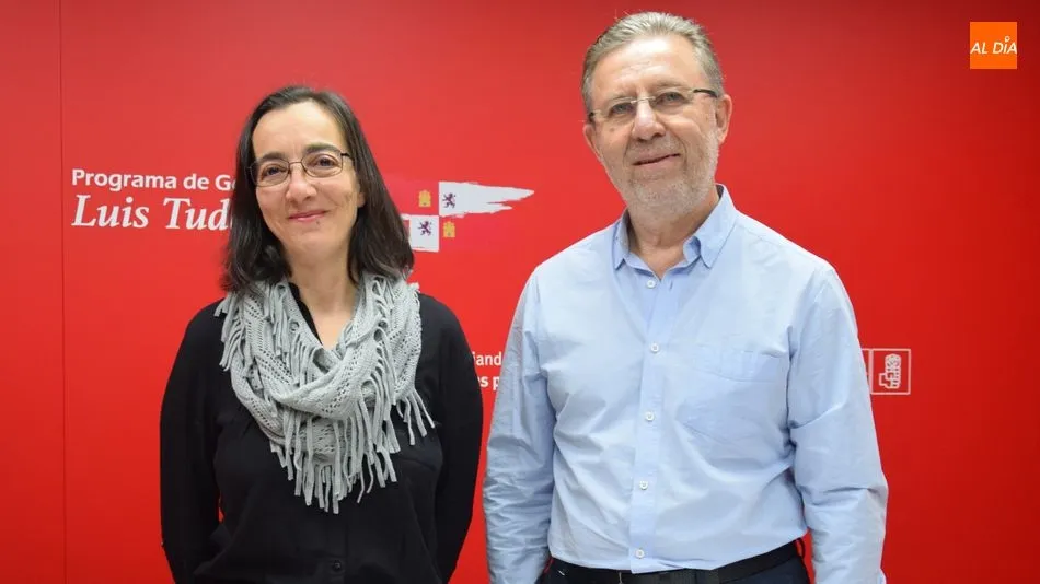 El secretario de Defensa del Estado del Bienestar, en el PSOE de Salamanca, Fidel Francés, y la secretaria de Educación Inés Sánchez Pablos. Foto de Eva Fernández