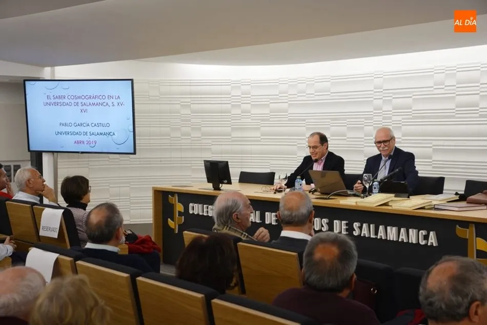 Conferencia en el Colegio Oficial de Médicos de Salamanca. Foto: Lydia González