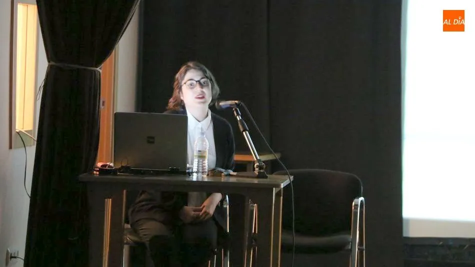 Rosa María Benéitez durante el homenaje a José Miguel Ullán celebrado en Villarino de los Aires / Archivo