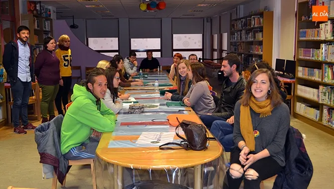 Jovenes incluidos dentro del programa Erasmus Plus de la Fundación Plan B Educación Social visitaban hoy el CDS