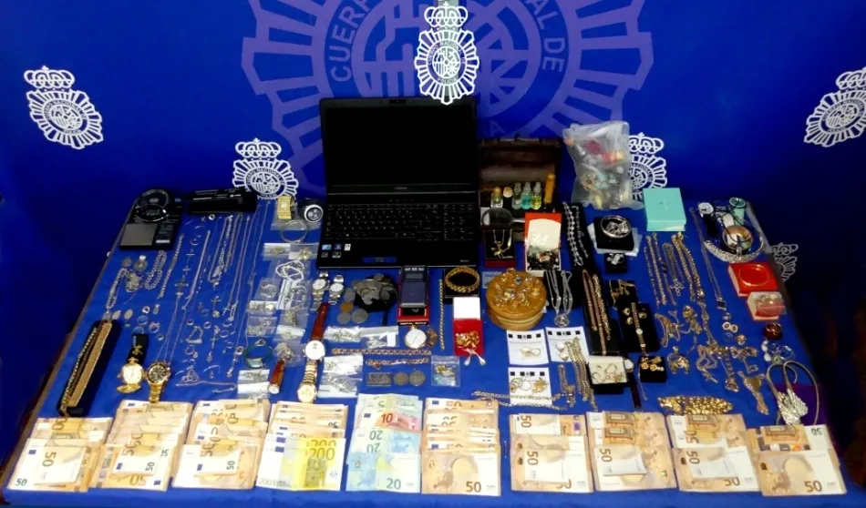 Joyas y dinero intervenido en esta operación