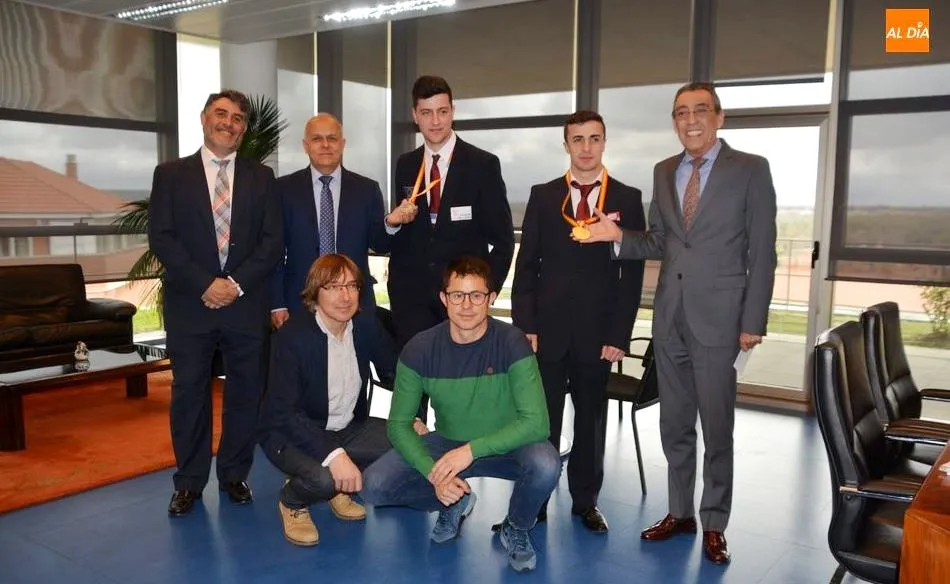 Recepción a los integrantes del CIFP Río Tormes en la Delegación de la Junta en Salamanca. Foto de Lydia González