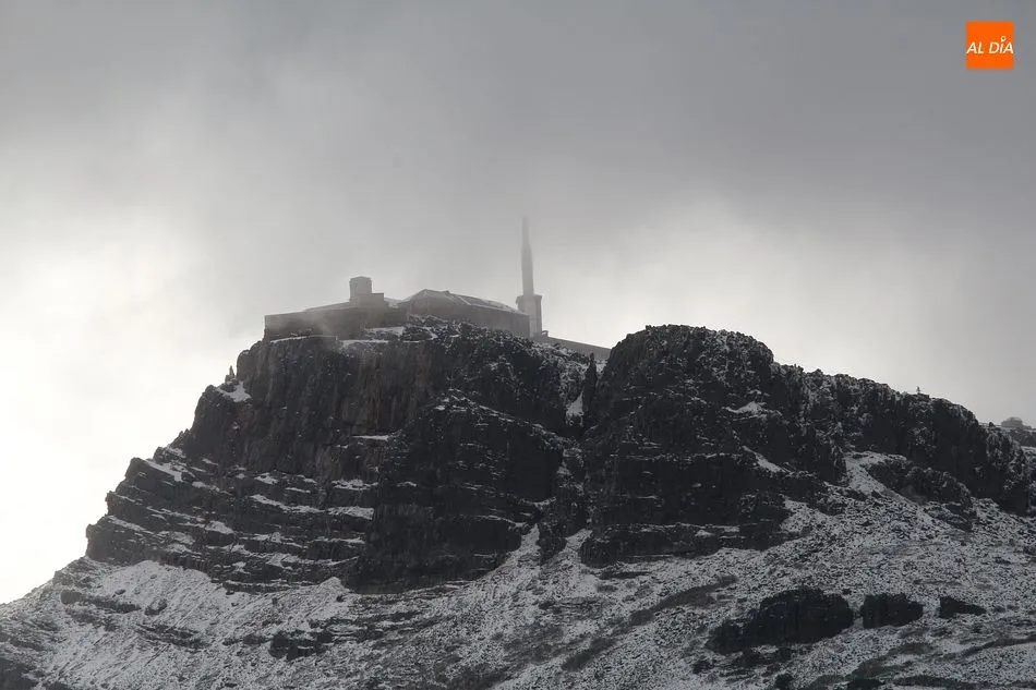 La Peña de Francia cubierta de nieve en el mes de abril