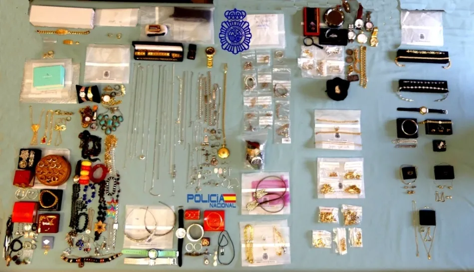Algunas de las joyas intervenidas por la Policía Nacional en Salamanca