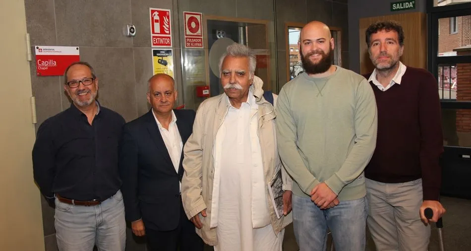 El activista Muhammad Ehsan Ullah Khan ha compartido su experiencia con los alumnos