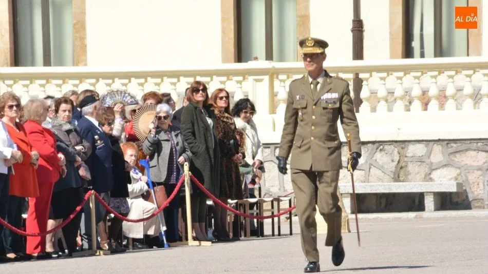 Acto militar en el patio del cuartel General Arroquia. Foto de Lydia González