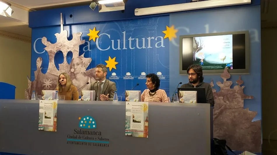 Presentación del poemario infantil de Sofía Montero en la Sala de la Palabra del Teatro Liceo