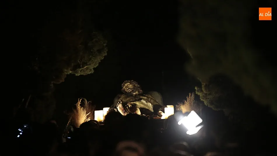 Cristo de la Liberación en el traslado hasta el Colegio Fonseca. Foto de Alejandro López