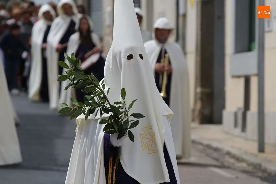 Ledrada inicia la Semana Santa procesionando el Domingo de Ramos
